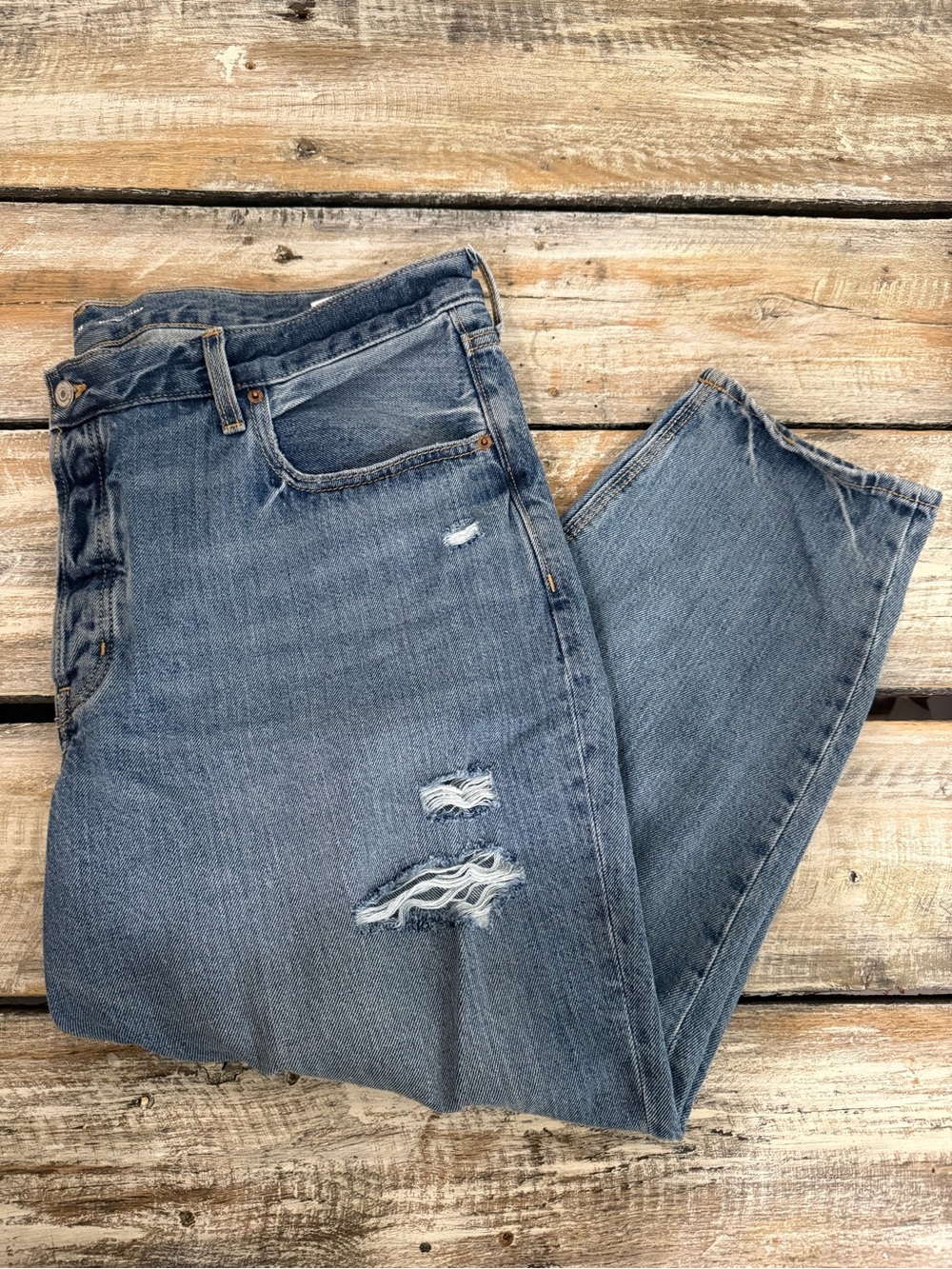 Old Navy Slouchy Taper Distressed Women’s Blue Jeans